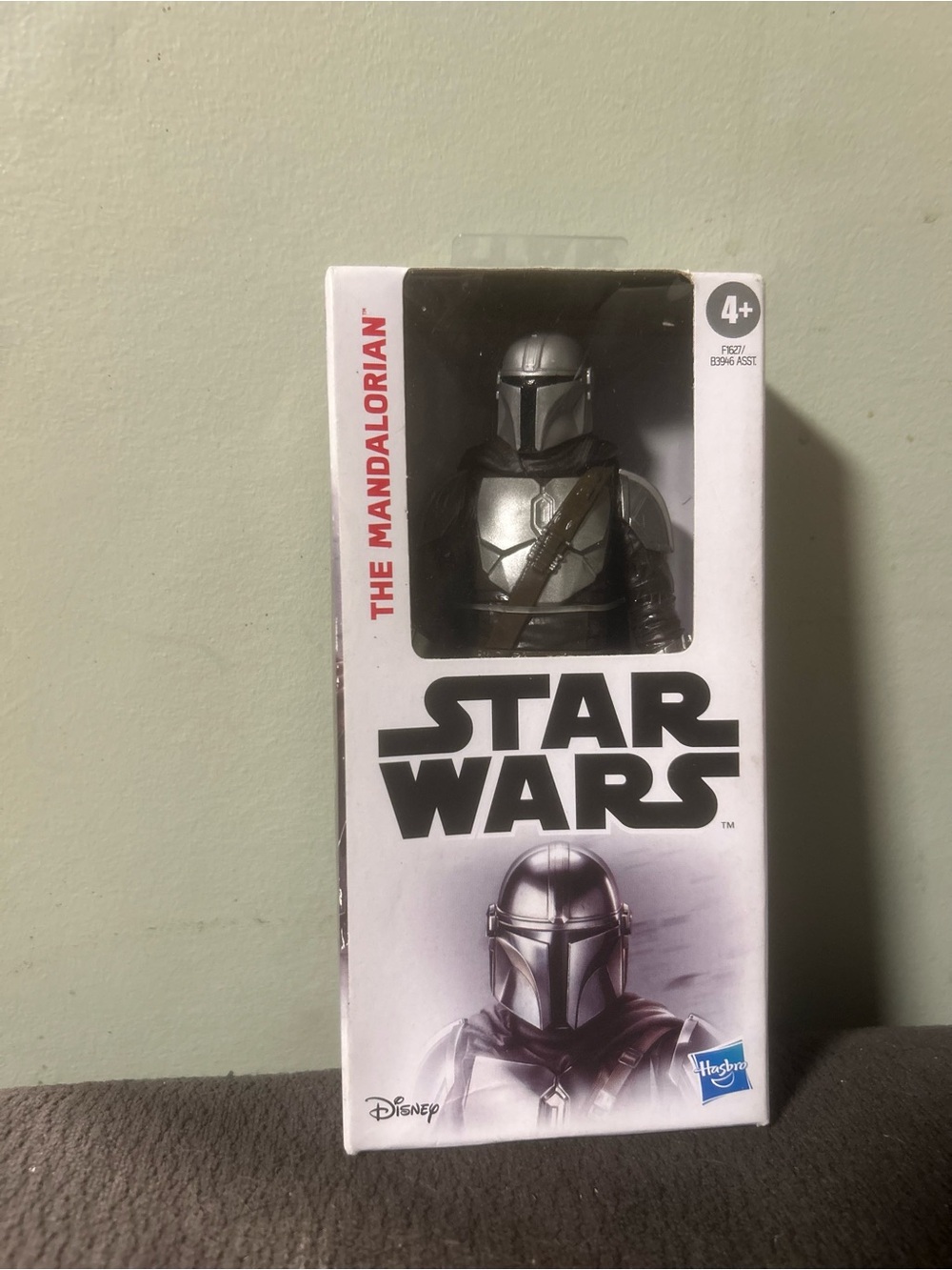 Star Wars The Mandalorian 6 inch Action Figure - Brand New